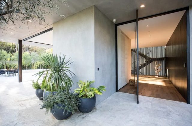 The House Where Charli D'amelio's Parents Lives - Inside