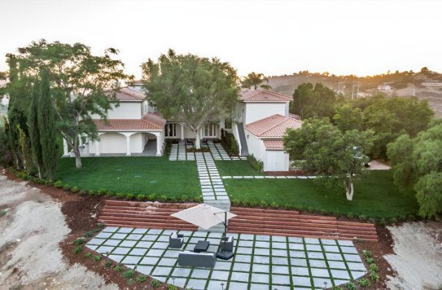 Hype House Moorpark Mansion California Outside