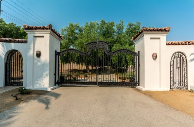 Hype House Moorpark Mansion California Outside