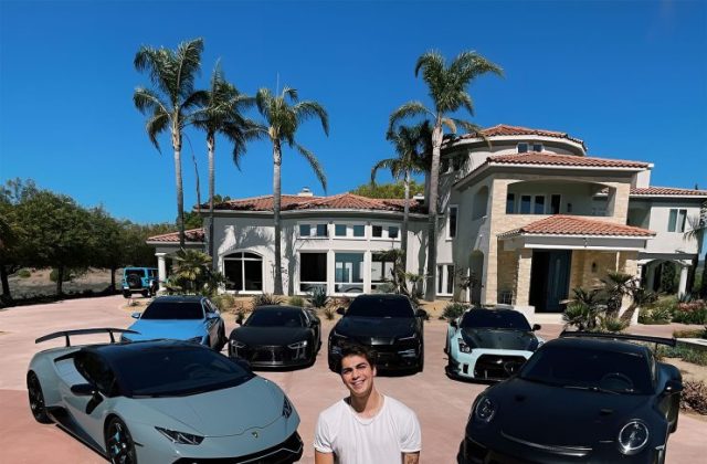 Hype House Moorpark Mansion California Outside