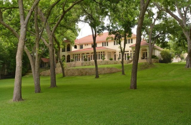 Joe Rogan's Lived House Austin Outside