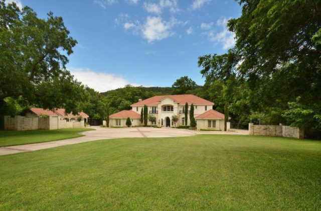 Joe Rogan's Lived House Austin Outside