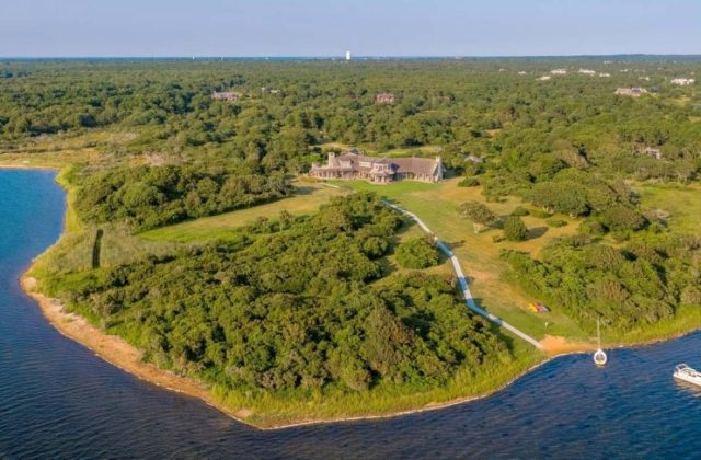 Barack Obama's Martha Vinyard Island House Outside