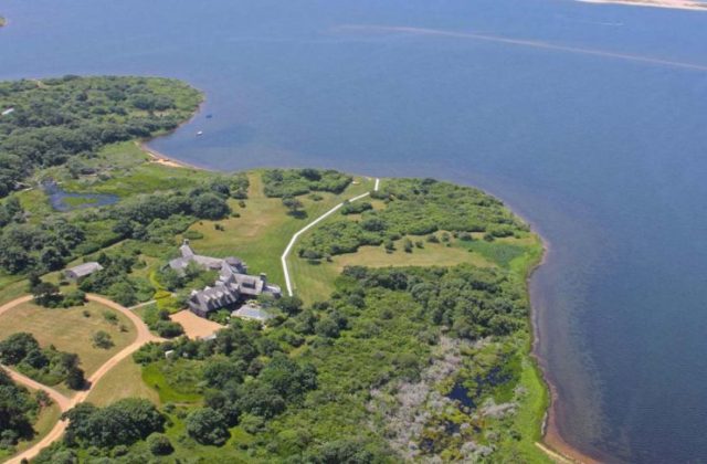 Barack Obama's Martha Vinyard Island House Outside