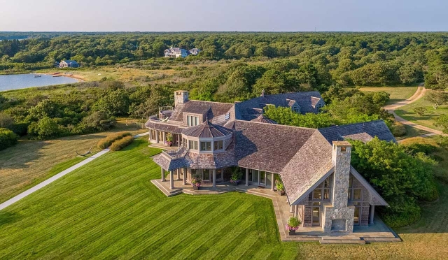 Barack Obama's Martha Vinyard Island House Outside