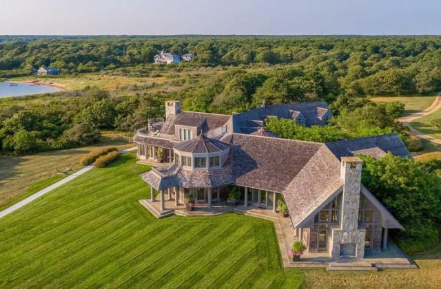 Barack Obama's Martha Vinyard Island House Outside