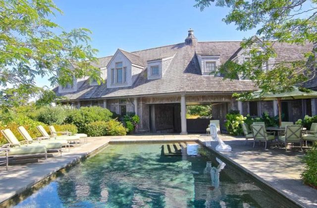 Barack Obama's Martha Vinyard Island House Outside