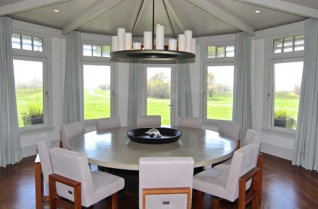 Barack Obama's Martha Vinyard Island House Inside