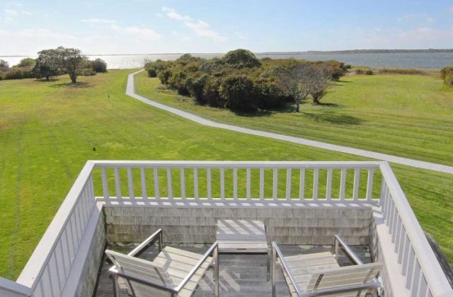 Barack Obama's Martha Vinyard Island House Outside