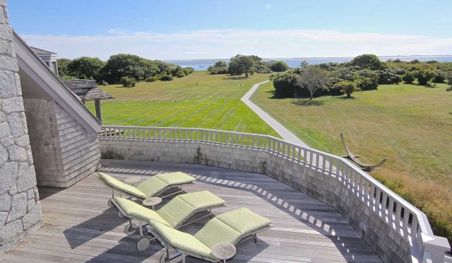 Barack Obama's Martha Vinyard Island House Outside