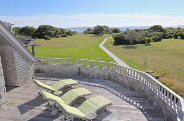 Barack Obama's Martha Vinyard Island House Outside