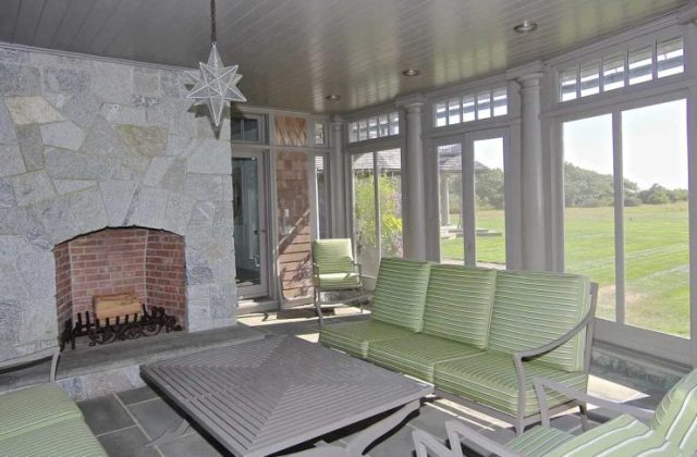 Barack Obama's Martha Vinyard Island House Inside
