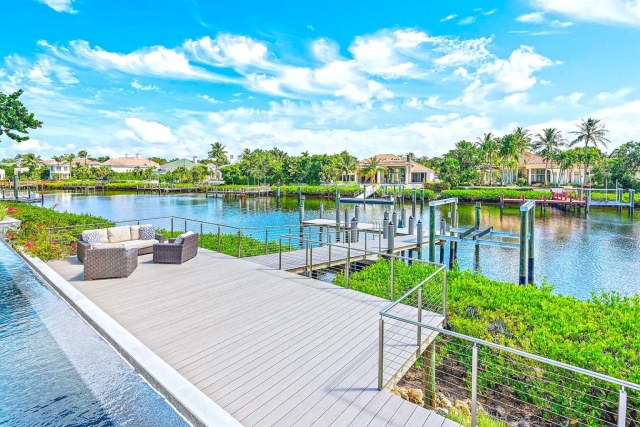 Dustin Johnson's Florida Jupiter House Outside