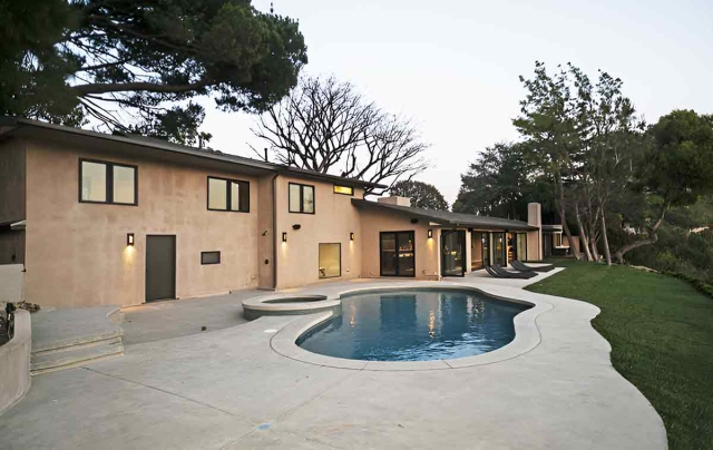 Chris Evans' LA House Exterior/Outside