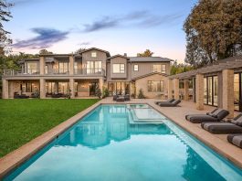 Kendrick Lamar's Brentwood LA House Outside (Exterior)