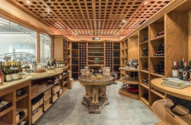 Travis Kelce's House Leawood Kansas 11541-Cherokee-Ct