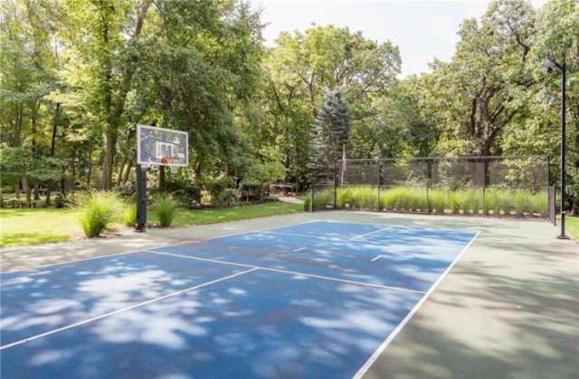 Travis Kelce's House Leawood Kansas 11541-Cherokee-Ct