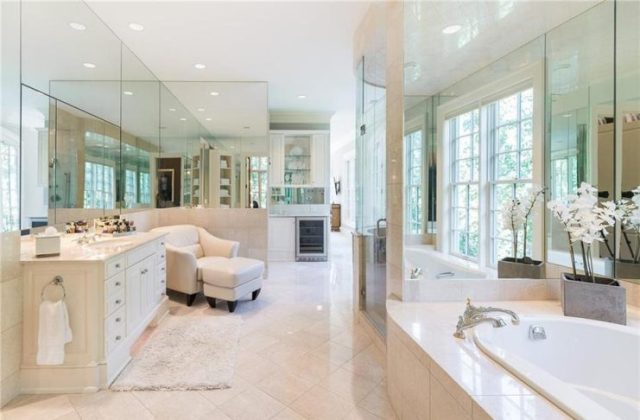 Travis Kelce's House Leawood Kansas 11541-Cherokee-Ct
