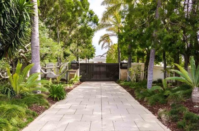 Simon Cowell House Outside
