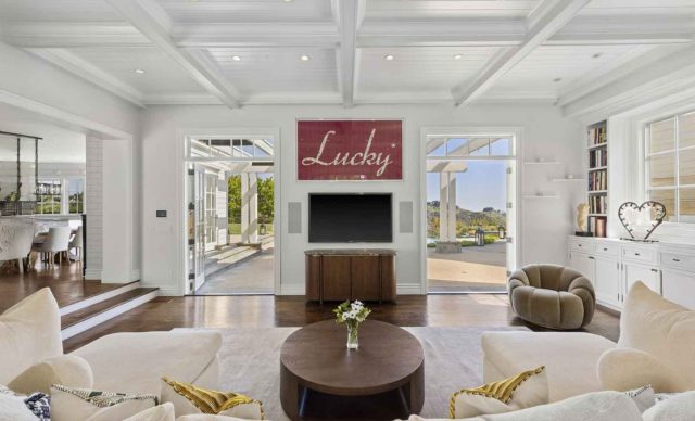 2230 Weybridge Ln Bel Air LA - Gordon Ramsay House Inside