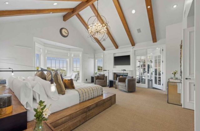 2230 Weybridge Ln Bel Air LA - Gordon Ramsay House Inside