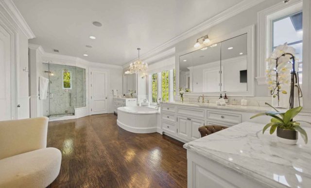 2230 Weybridge Ln Bel Air LA - Gordon Ramsay House Inside