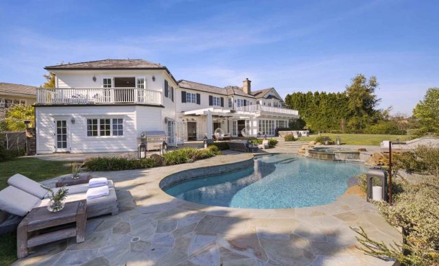 2230 Weybridge Ln Bel Air LA - Gordon Ramsay House Outside
